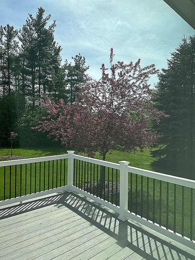 Photo of 2811 Amsdell Rd, Hamburg, NY