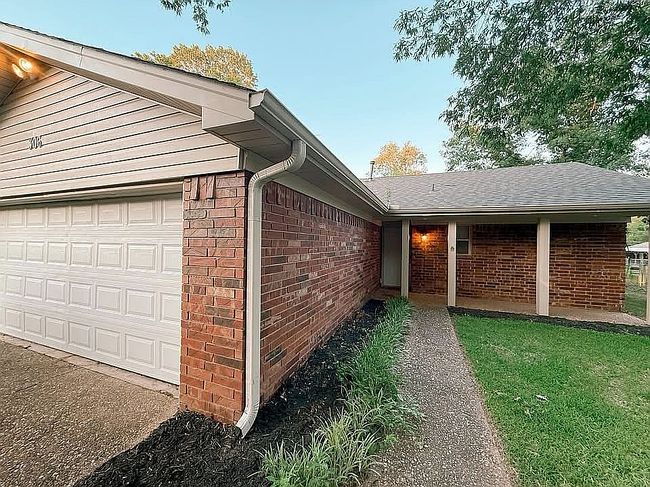 Photo of 306 Club Ln, Conway, AR