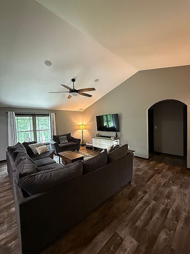 Photo of 11169 Ridge Fork Dr, Holts Summit, MO