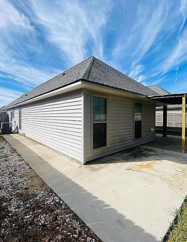 Photo of 321 Harvest Ln, Abbeville, LA