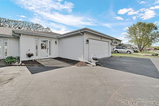 Photo of 209 Barbara Jean Dr, Schererville, IN