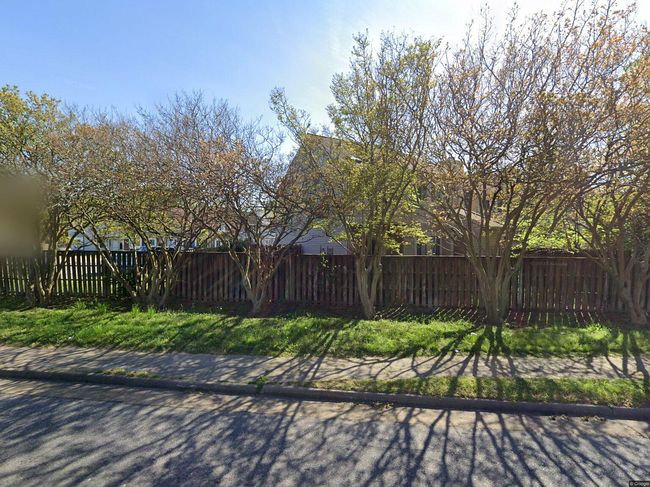Photo of 748 Waters Dr
