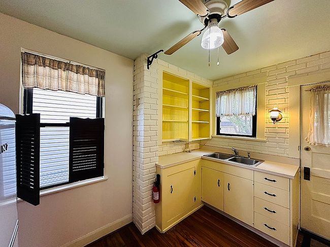 Image of 208 E 19th Ave