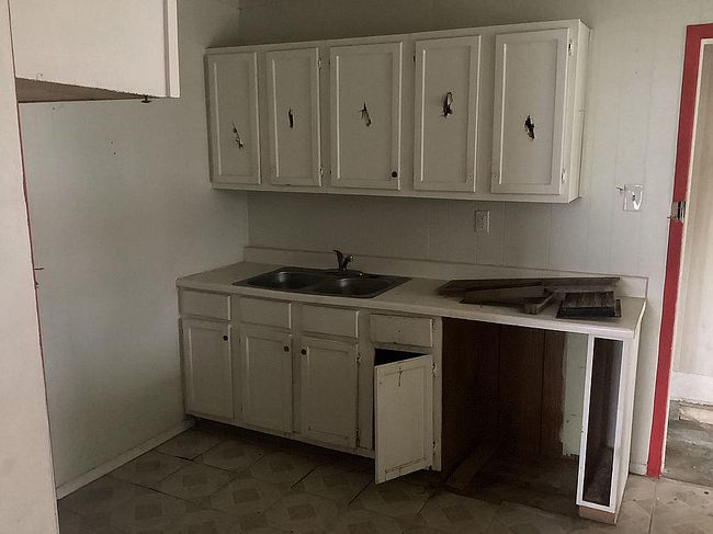 Image of 2968 Oregon Ave