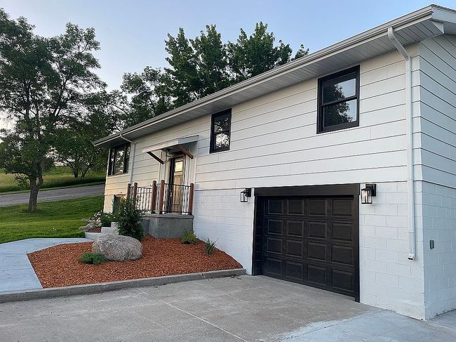 Additional photo 2 of property located at 415 3rd St