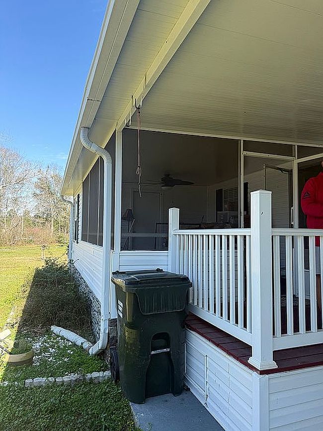 Additional photo 3 of property located at 8710 Edgewater St