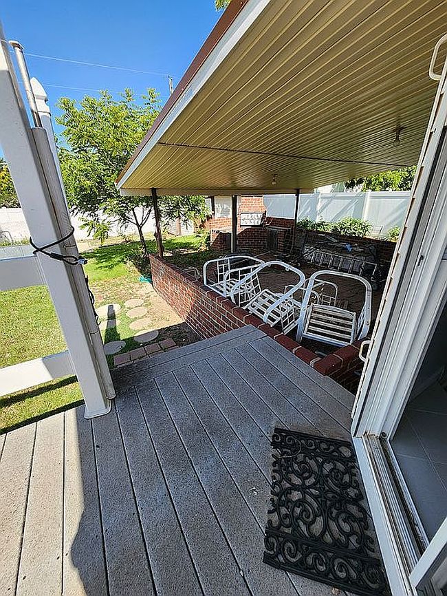Photo of 1307 Lawrence Dr, Hays, KS