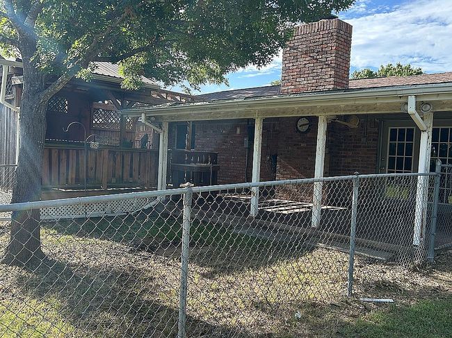 Photo of 654 Shannon Ct, Midlothian, TX