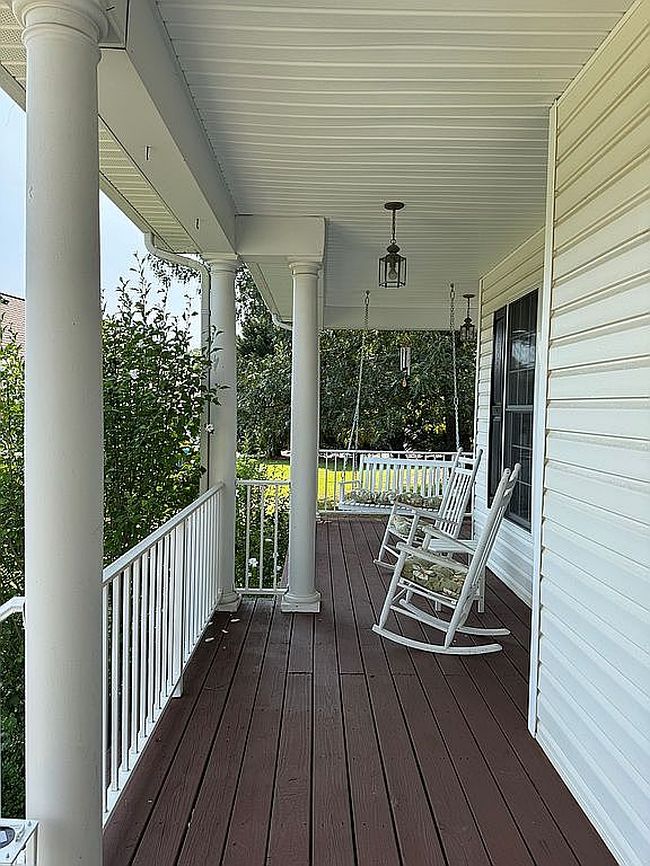 Photo of 1412 Westbury Knoll Ln, Midlothian, VA