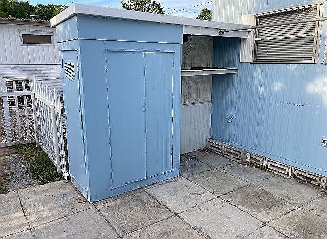 Image of 102 Holly Dr