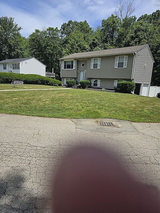 Photo of 35 Ann Dr, Johnston, RI