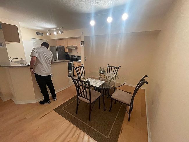 Image of 712 Villa Ln