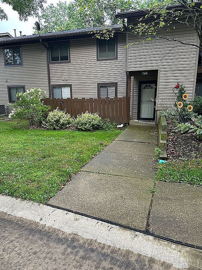 780 Kirkwall Dr #41-C, Akron, OH
