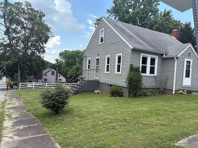 Photo of 300 School St, Dongola, IL