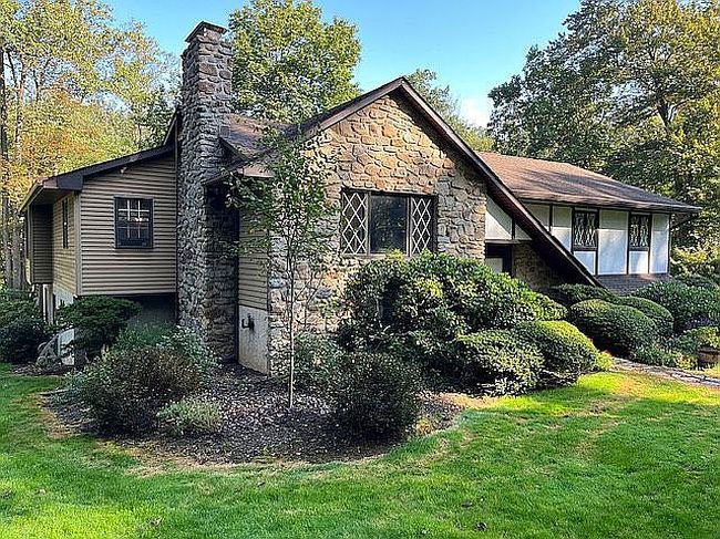 Photo of 939 Sportsman Rd