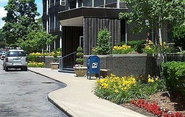 Image of 8200 E Jefferson Ave Apt 1402