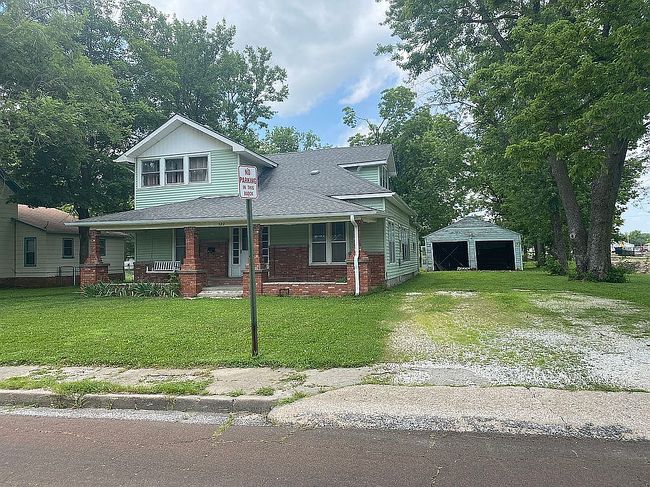 322 N Walnut St, Iola, KS