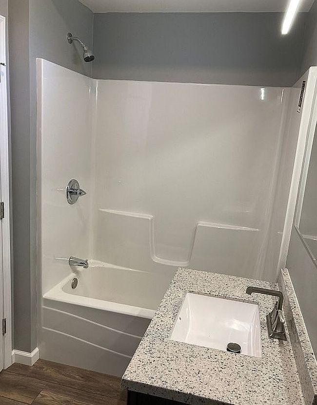 Image of 905 Van Buren St