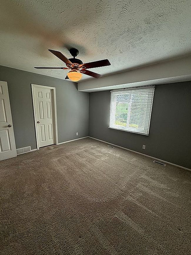 Photo of 13603 Slayton St, Omaha, NE