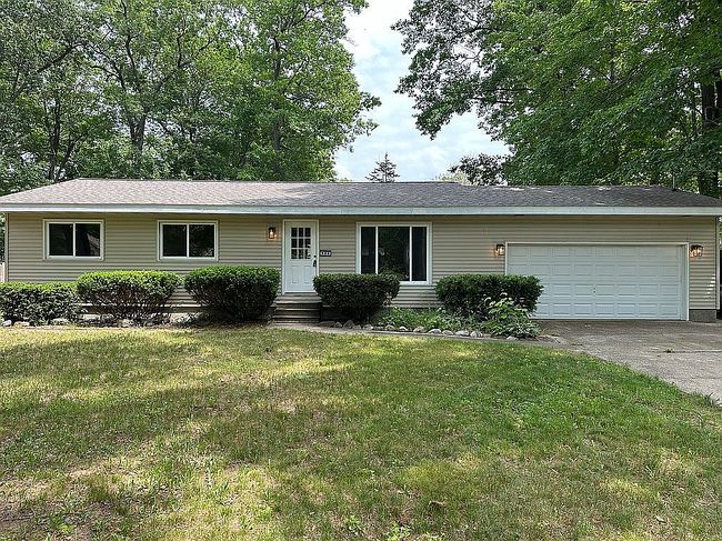 Photo of 906 Cheboygan Dr, Muskegon, MI