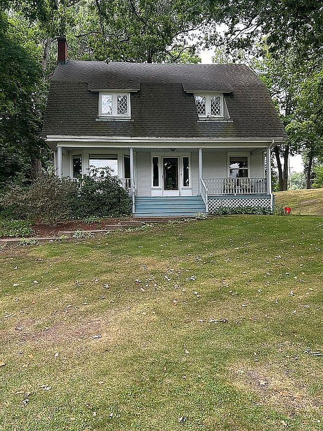 Photo of 1566 Bridge St Nw, Grand Rapids, MI