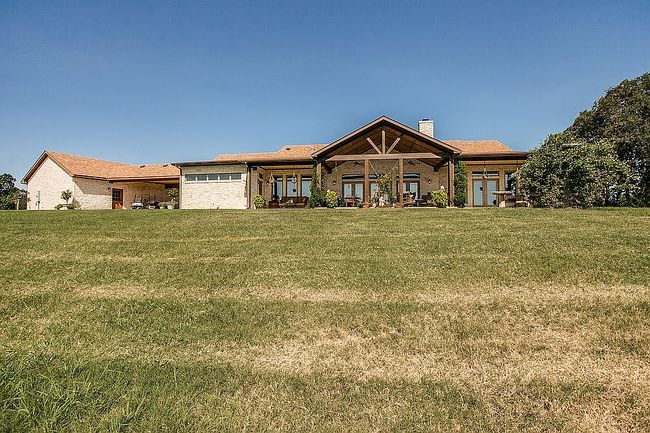 Image of 9890 Cole Rd