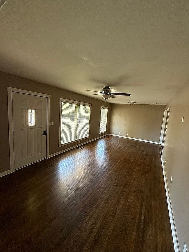 Photo of 2306 4th Ave, Dodge City, KS