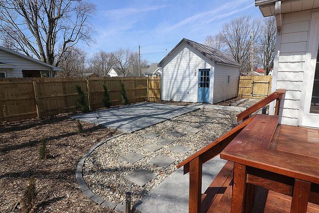 Photo of 202 S 4th St, Marshall, IL