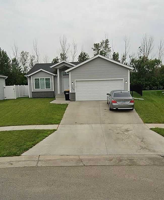 Preview of property located at 765 Albert Dr W