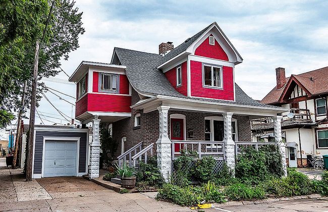Photo of 103 W Washington Ave
