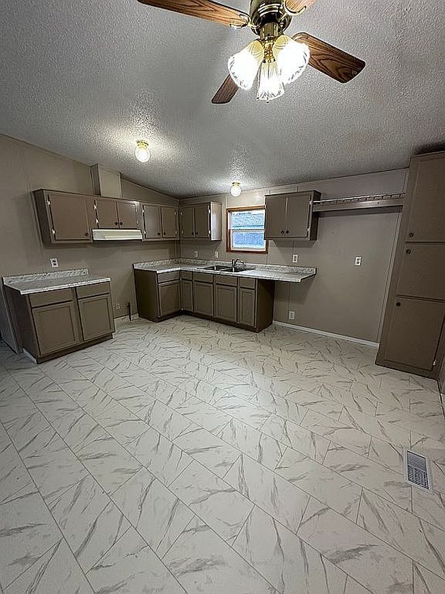 Image of 7927 Forest Hills Rd