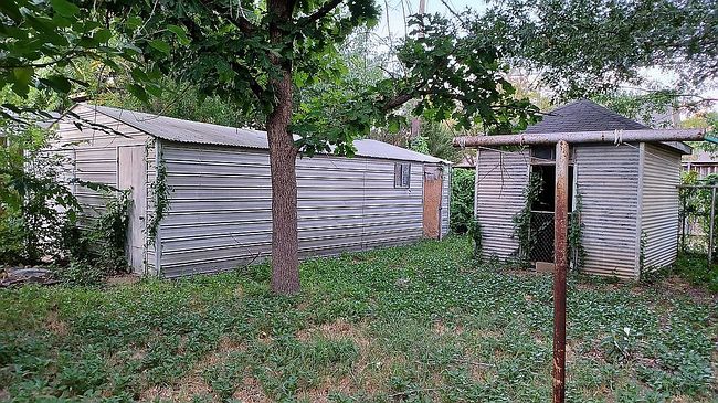 Additional photo 3 of property located at 912 N Winnetka Ave