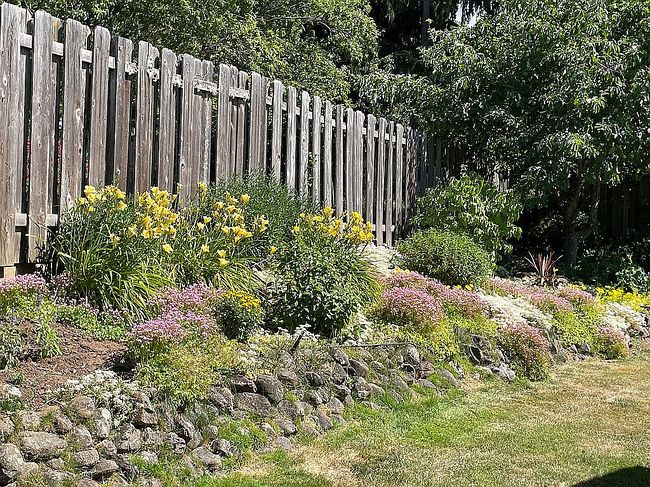 Photo of 535 Grandview Dr, Ashland, OR
