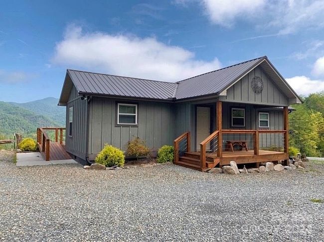 Preview of property located at 1628 Round Hill Rd