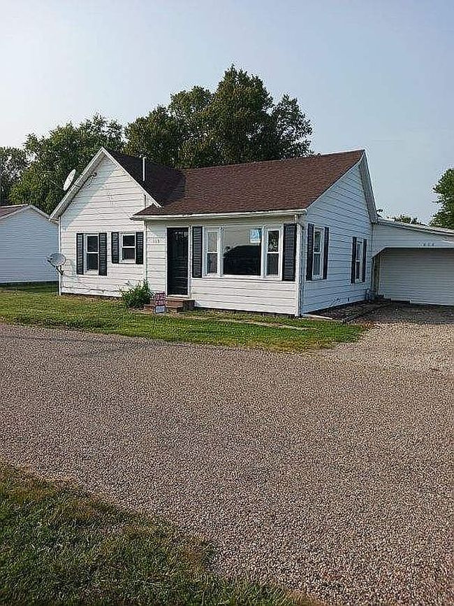 Photo of 105 Fulton St, Dunfermline, IL