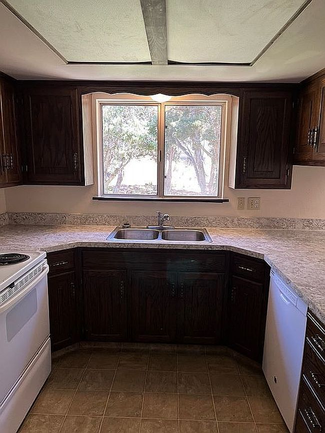 Photo of 1251 S Mountain View Dr, Cedar City, UT