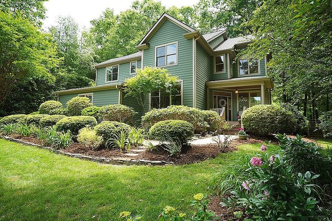 Photo of 25 Madelyn Ln, Fairview, NC