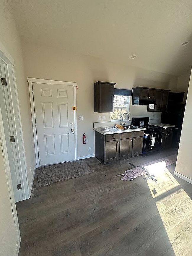 Additional photo 1 of property located at 8205 Se Harney St Unit 3C