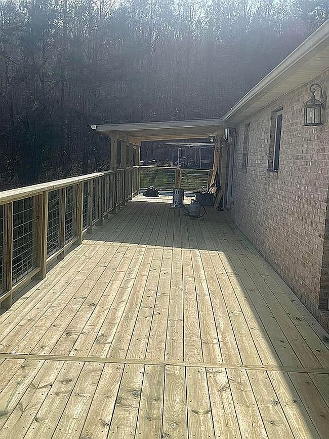 Photo of 315 Lacy St, Byrdstown, TN