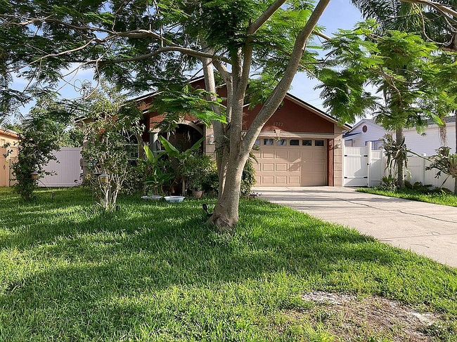 Image of 8722 Mayflower Rd
