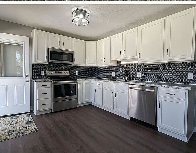 Photo of 101 Hawkeye Way, Springfield, IL