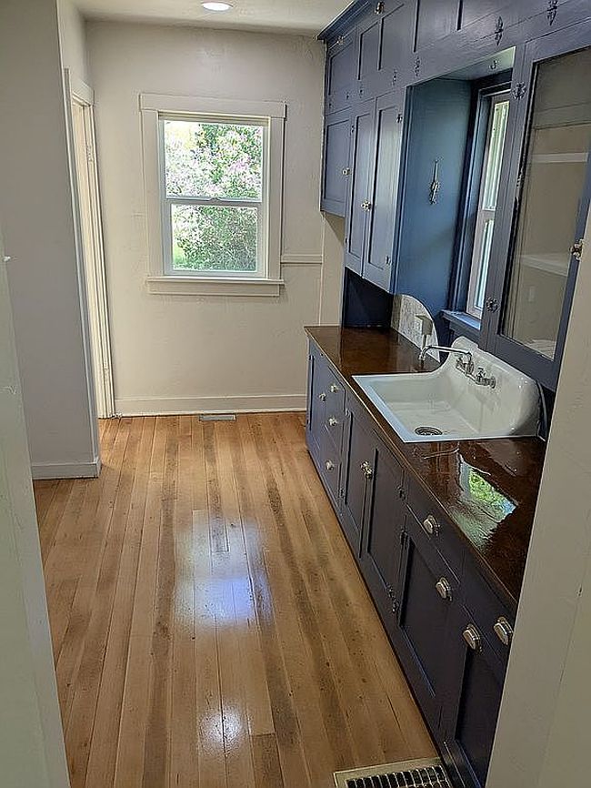 Additional photo 1 of property located at 275 S Main St