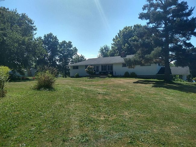 Photo of 621 Manitou Rd