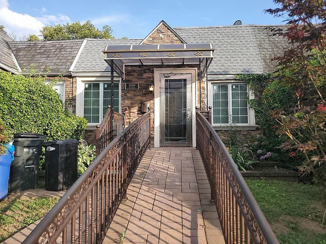 Photo of 16818 Foch Blvd, Jamaica, NY
