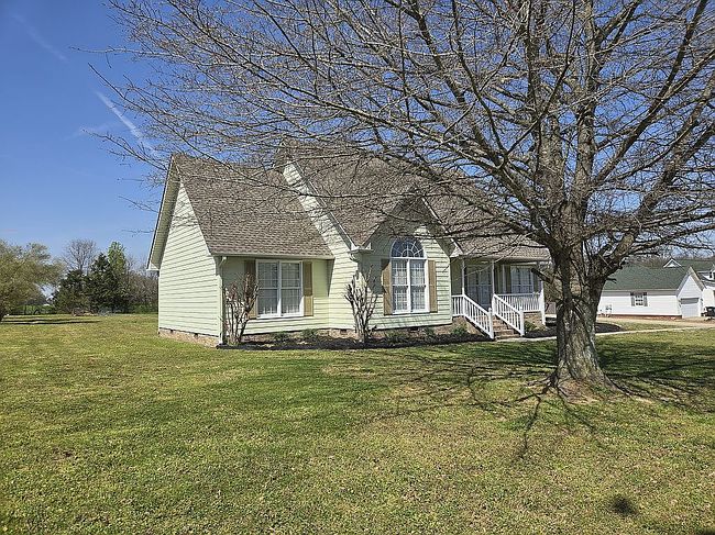 Image of 28 Helen Dr