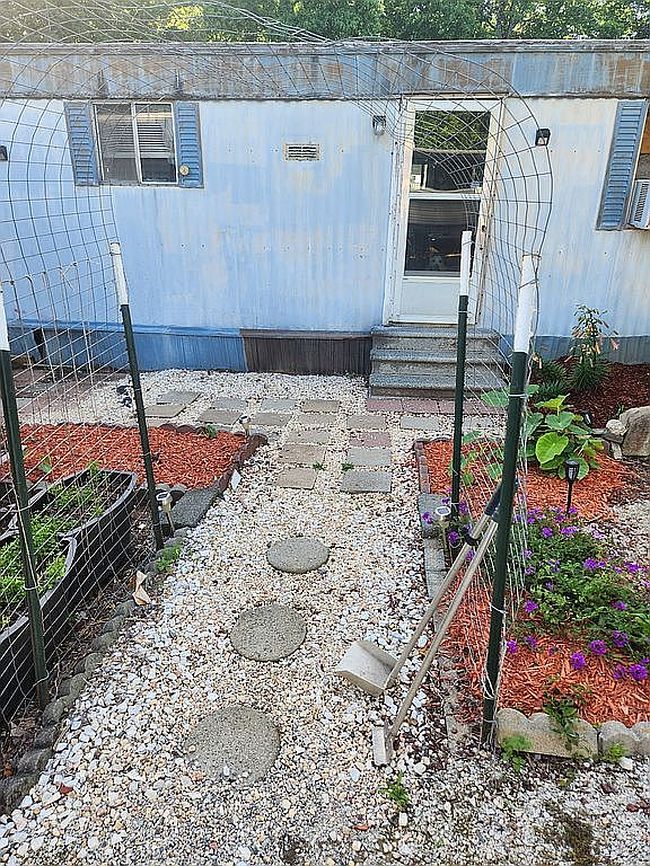 Preview of property located at 204 Clear Creek Ln