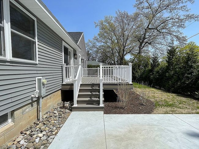Photo of 10 Vatrano Ln, Loudonville, NY
