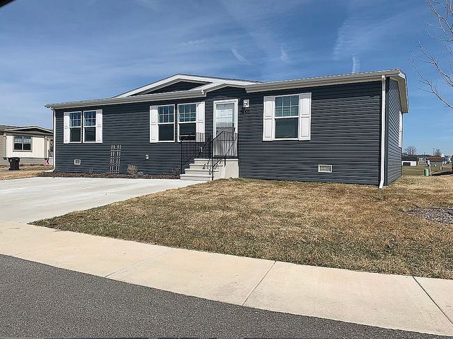 Photo of 7450 Bronco Dr Se, Caledonia, MI