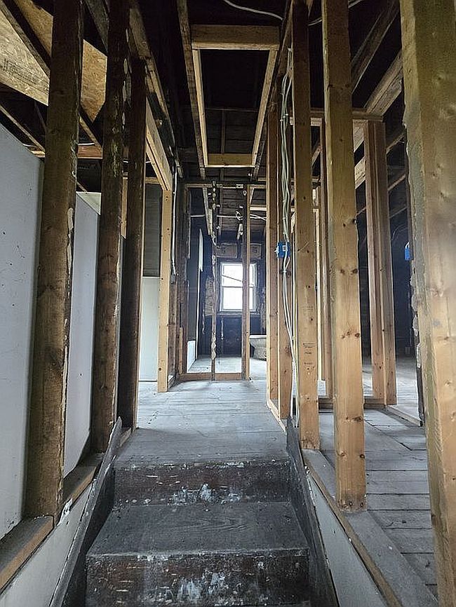 Image of 624 Dickson Ave