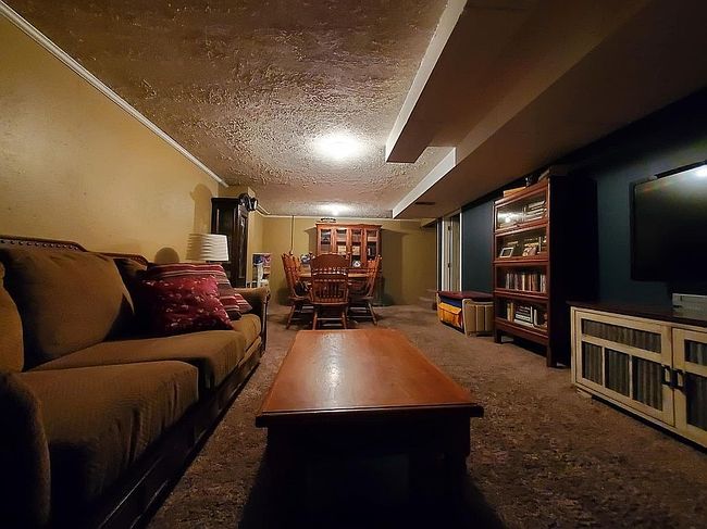 Image of 668 N Lindell Blvd